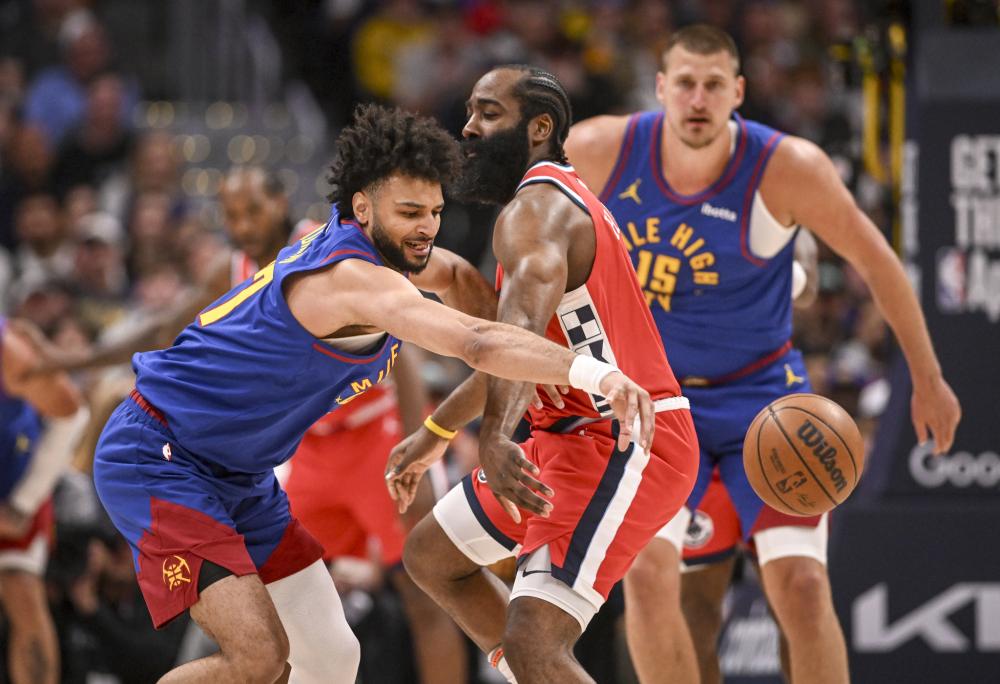 动青春中绽 动青春中绽